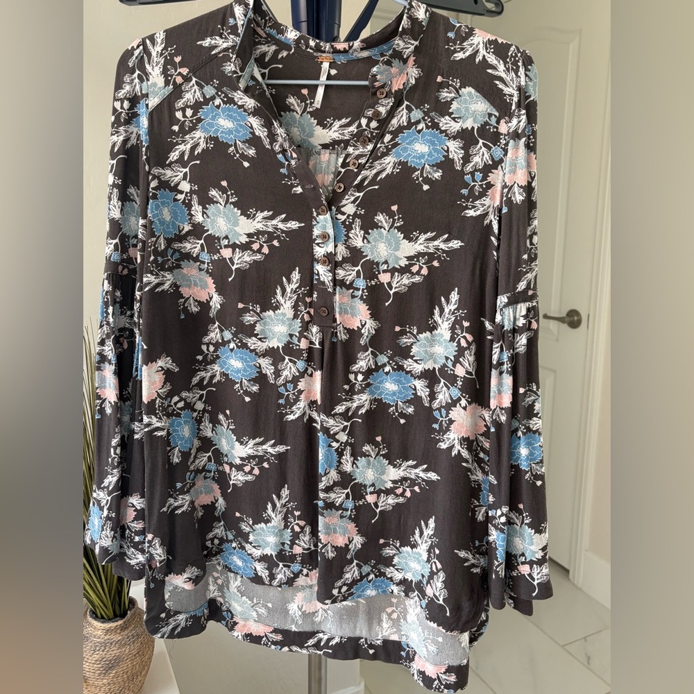 Free People Grey Floral Front Buttoned Boho Collar Bell Sleeved Blouse